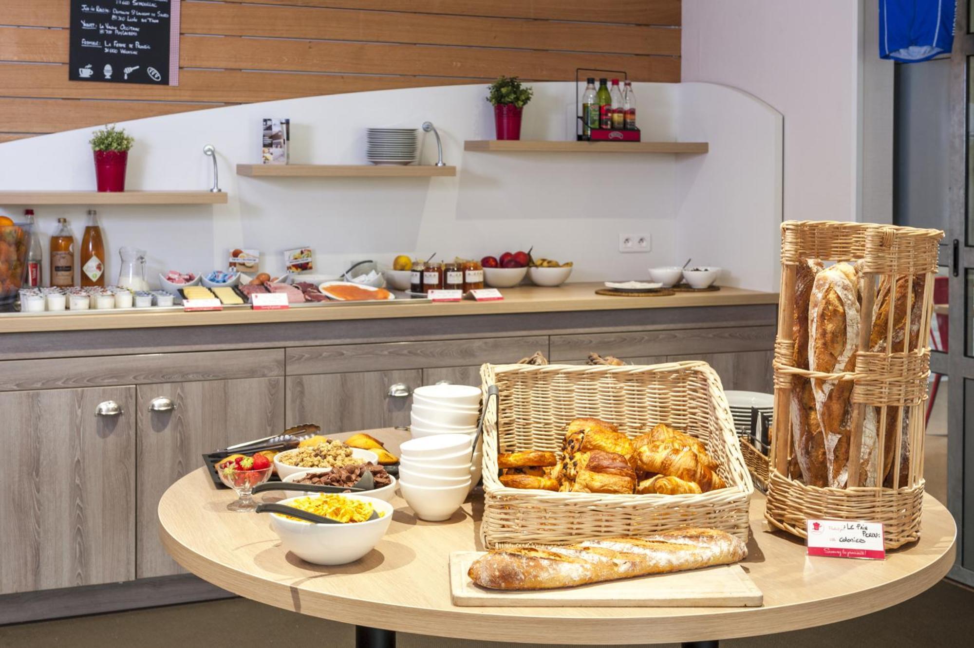 Brit Hotel Toulouse Colomiers - L'Esplanade Zewnętrze zdjęcie