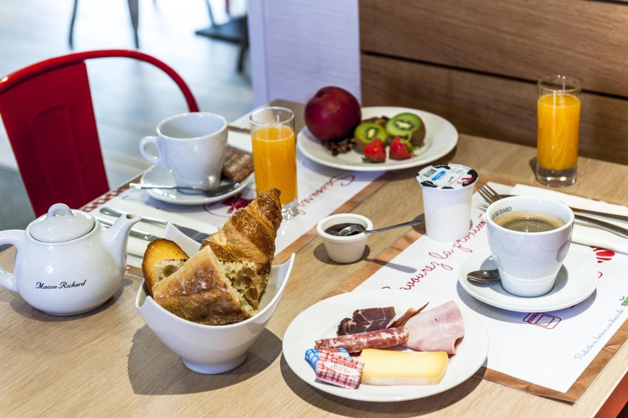 Brit Hotel Toulouse Colomiers - L'Esplanade Zewnętrze zdjęcie