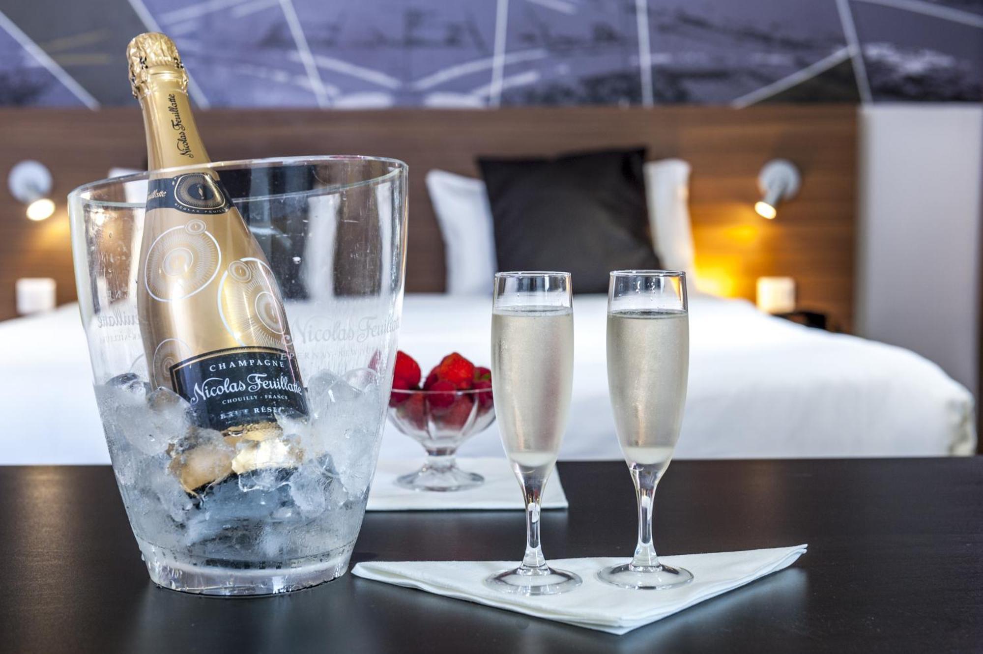 Brit Hotel Toulouse Colomiers - L'Esplanade Zewnętrze zdjęcie